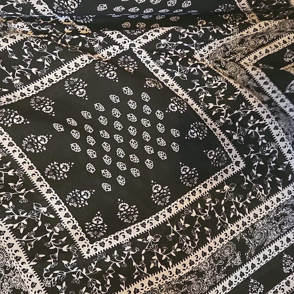 3/$15 Meraki handkerchief top/cover-up - Picture 5 of 6